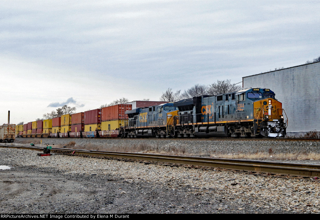 CSX 3344 on I-168